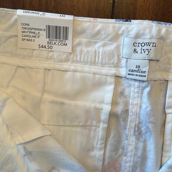 NWT Crown & Ivy Women's Caroline Shorts 5” Inseam Size 10 Pineaple Print - Picture 8 of 8